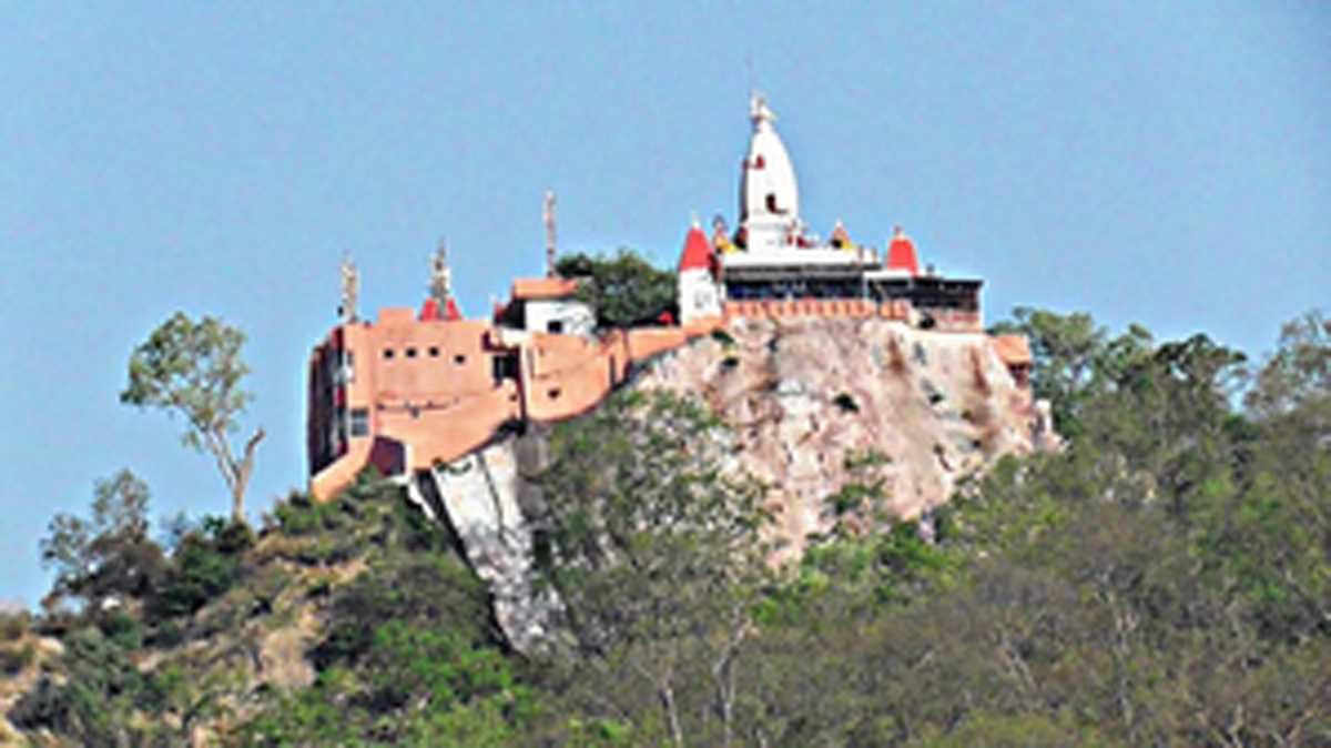 मनसा देवी मंदिर की पहाड़ियों का ट्रीटमेंट शुरू, दो भागों में होगा काम